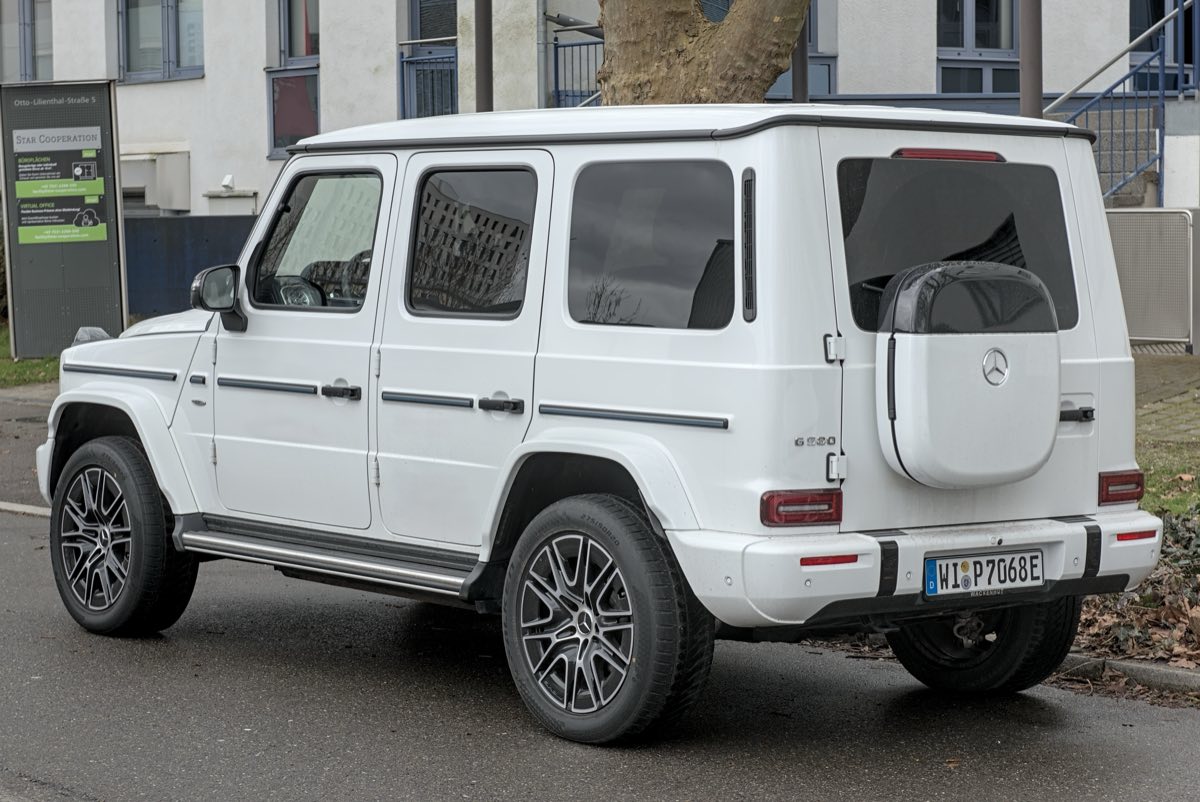 Mercedes-Benz G 580 with EQ Technology Standard